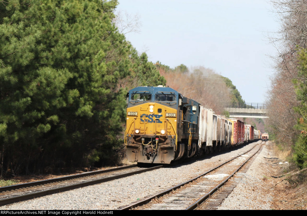 CSX 533 leads train F741-03 southbound